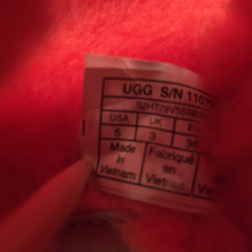 UGG Girl's Fluff Yeah Slide Slippers - LIKE NEW CONDITION! - Picture 11 of 12